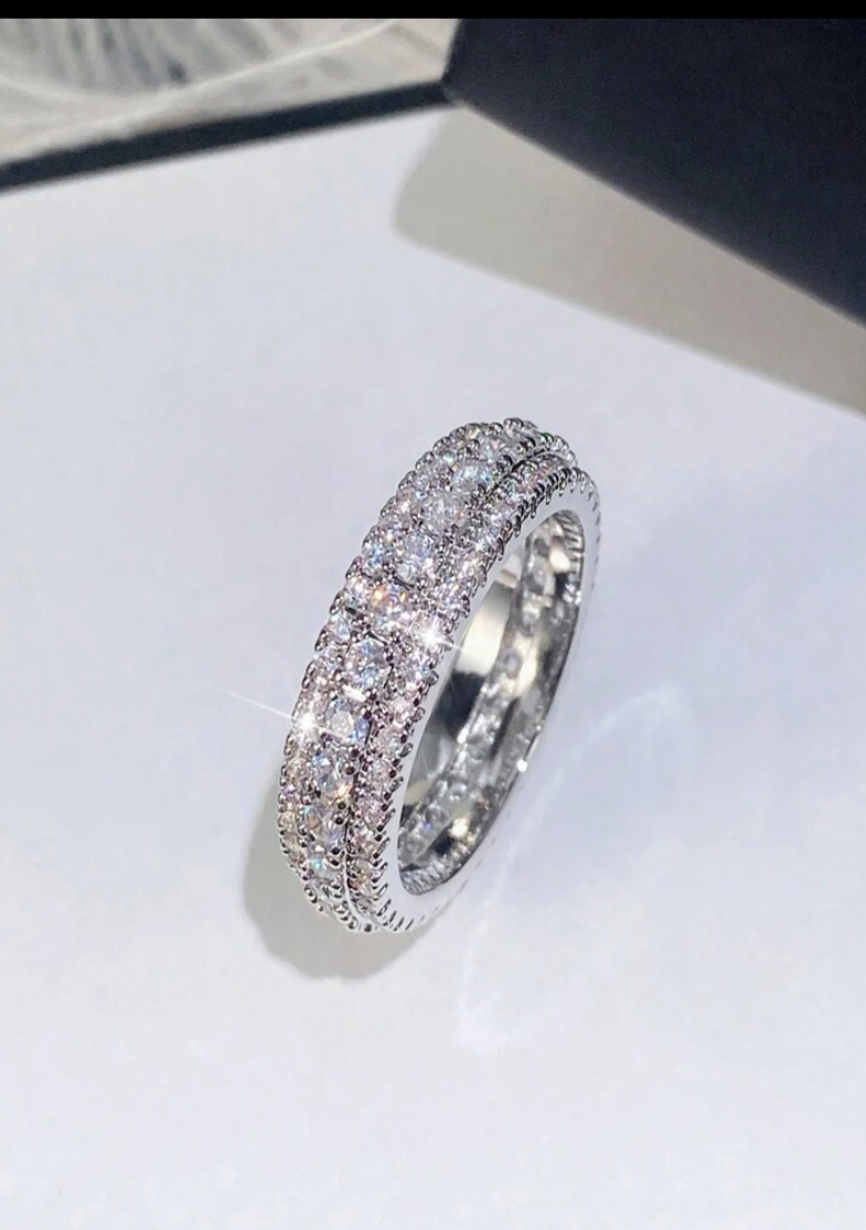 Luxurious Unisex Crystal Ring